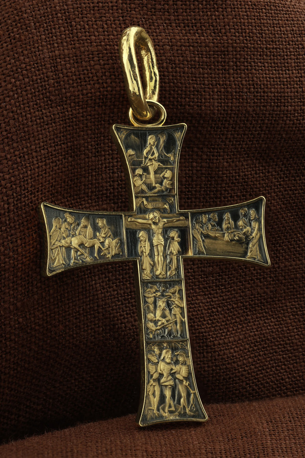 Крест из лимонного золота