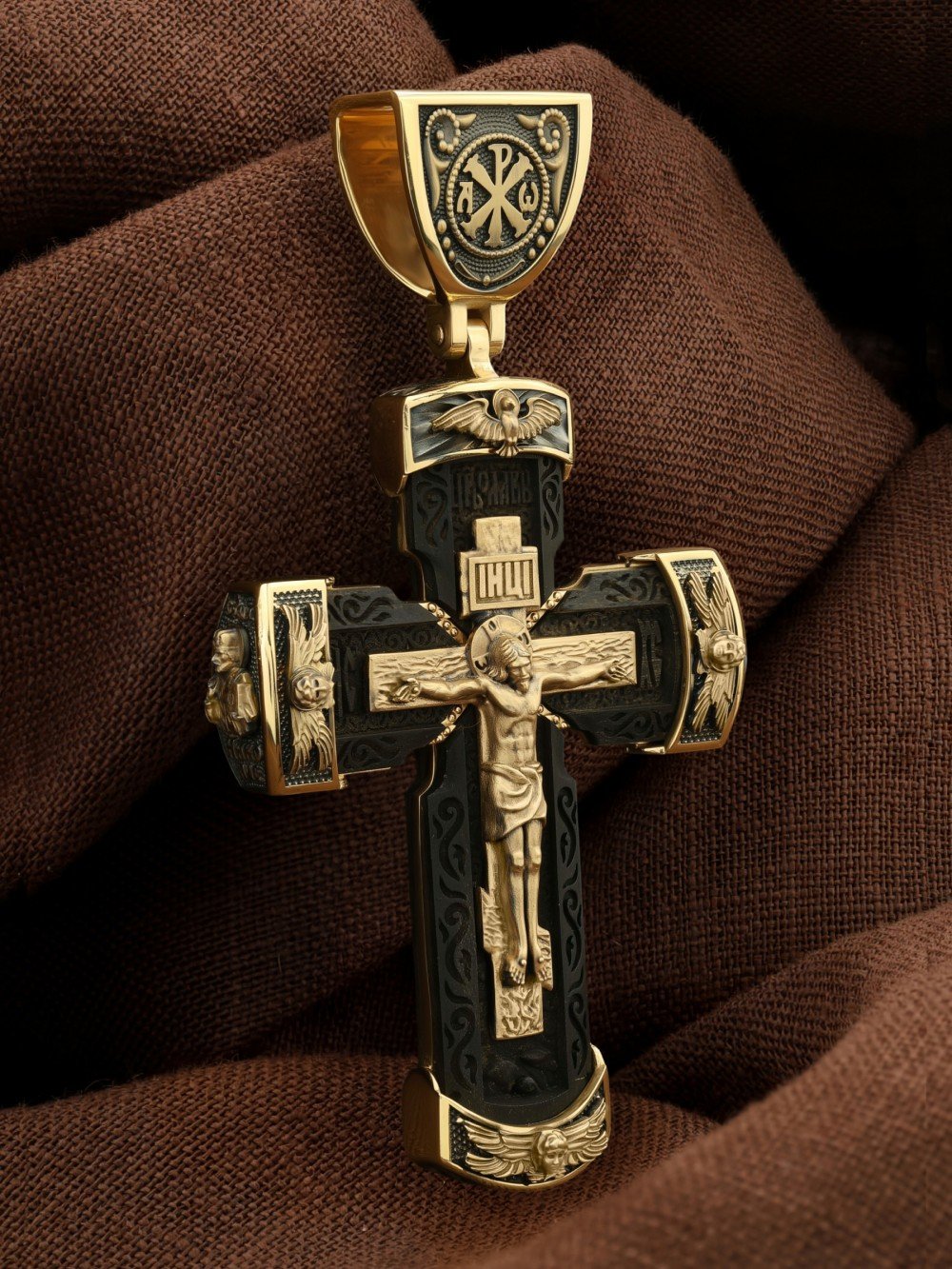 Крест из лимонного золота c эбеновым деревом