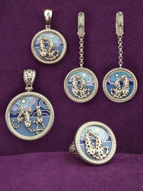 Подвеска из белого золота c эмалью