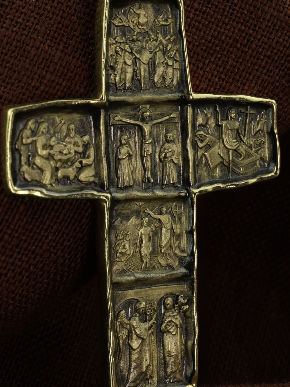 Крест из зелёного золота