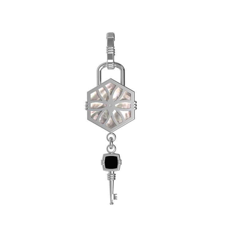 Подвеска из белого золота c ониксом и перламутром