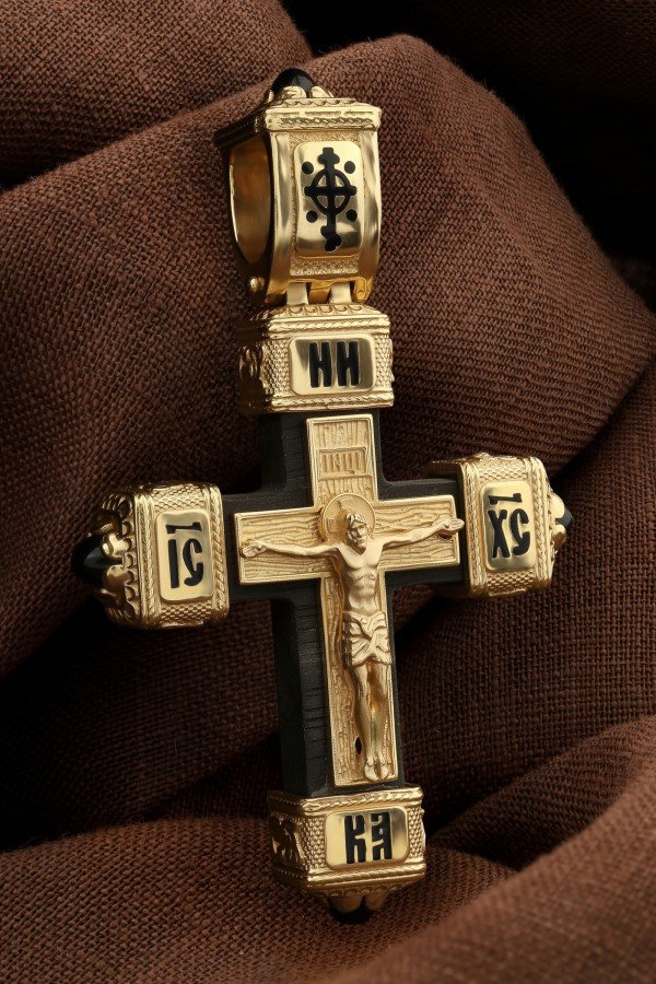 Крест из лимонного золота c эмалью, ониксом и эбеновым деревом