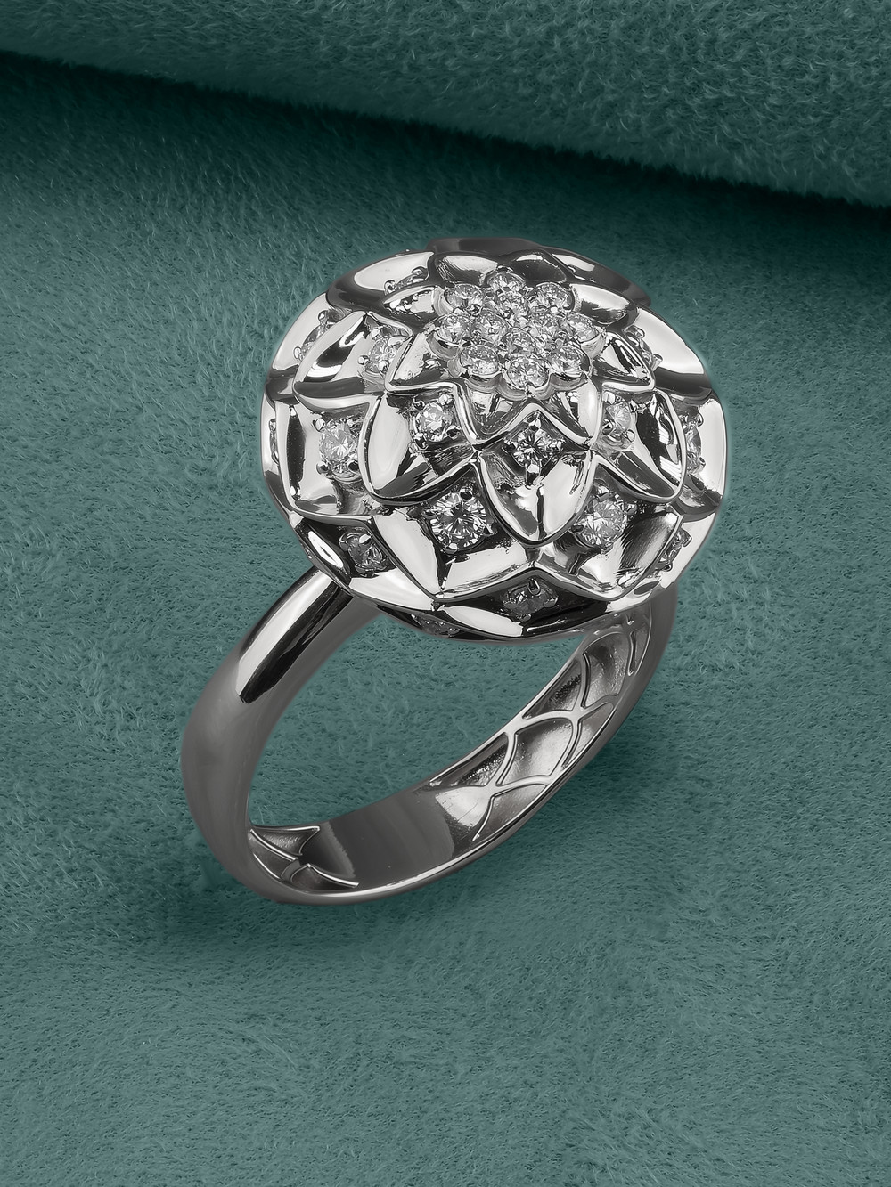 Кольцо из белого золота c бриллиантами