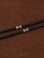 Гайтан из белого золота c кожаным шнурком