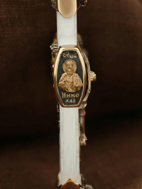 Крест из золота c бивнем мамонта