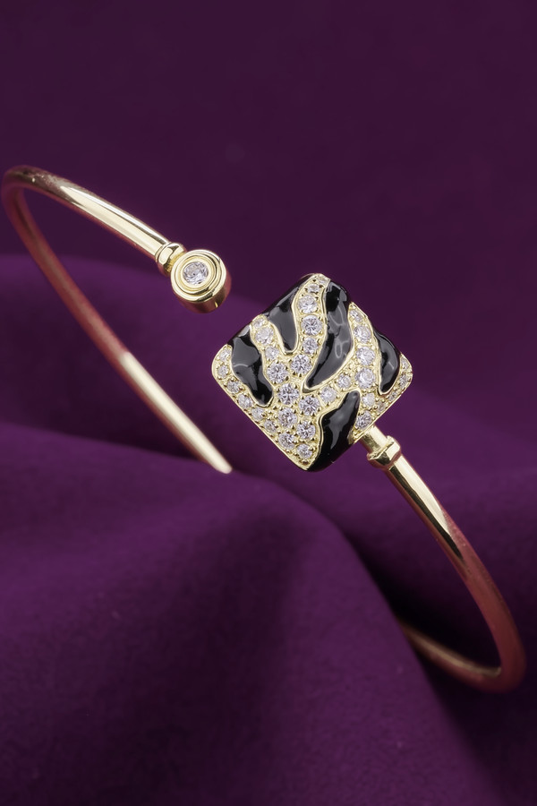 Браслет из лимонного золота c эмалью и бриллиантами