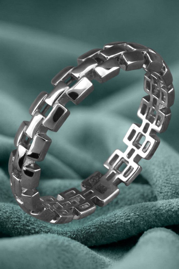 Кольцо из белого золота