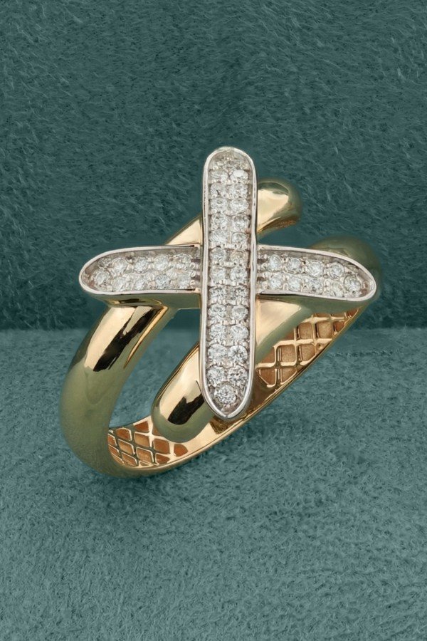 Кольцо из золота 585 пробы c бриллиантами