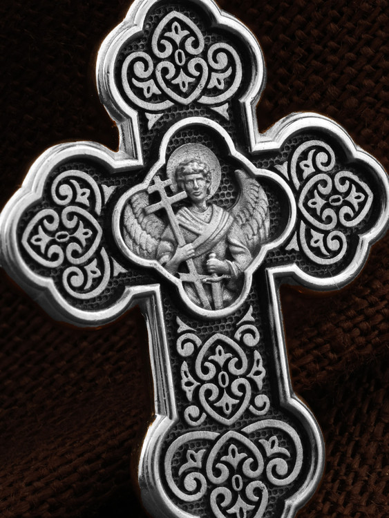 Крест из белого золота