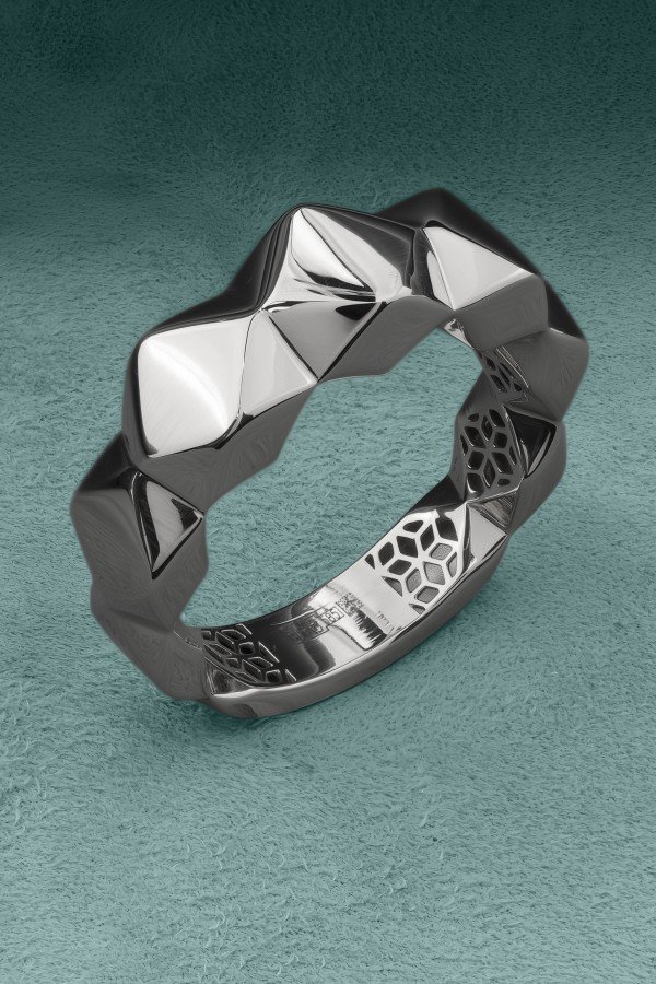 Кольцо из белого золота