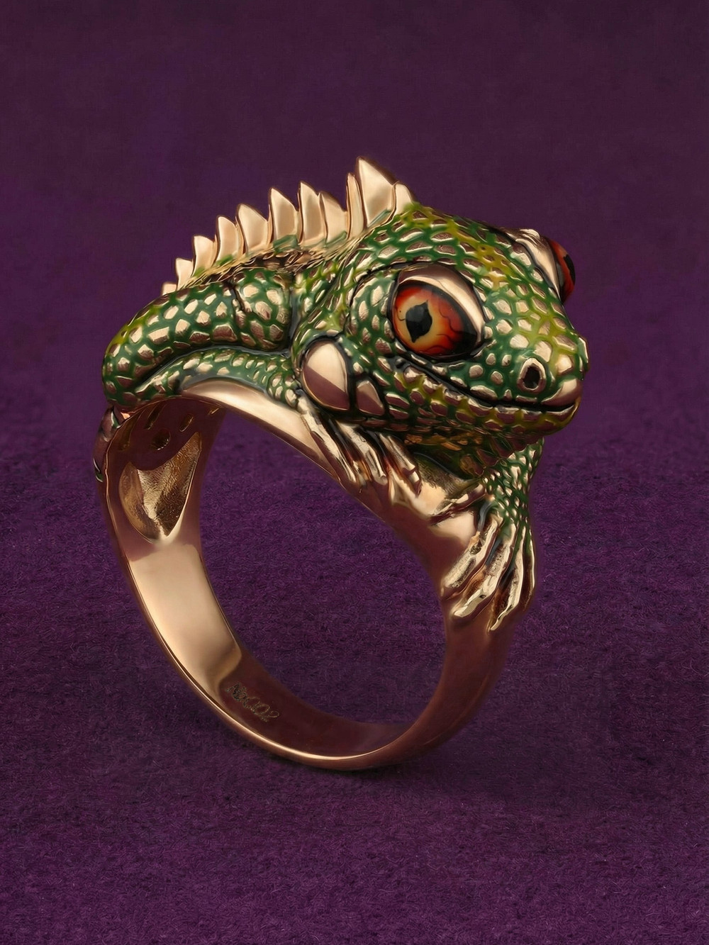 Кольцо из золота c эмалью и рубином