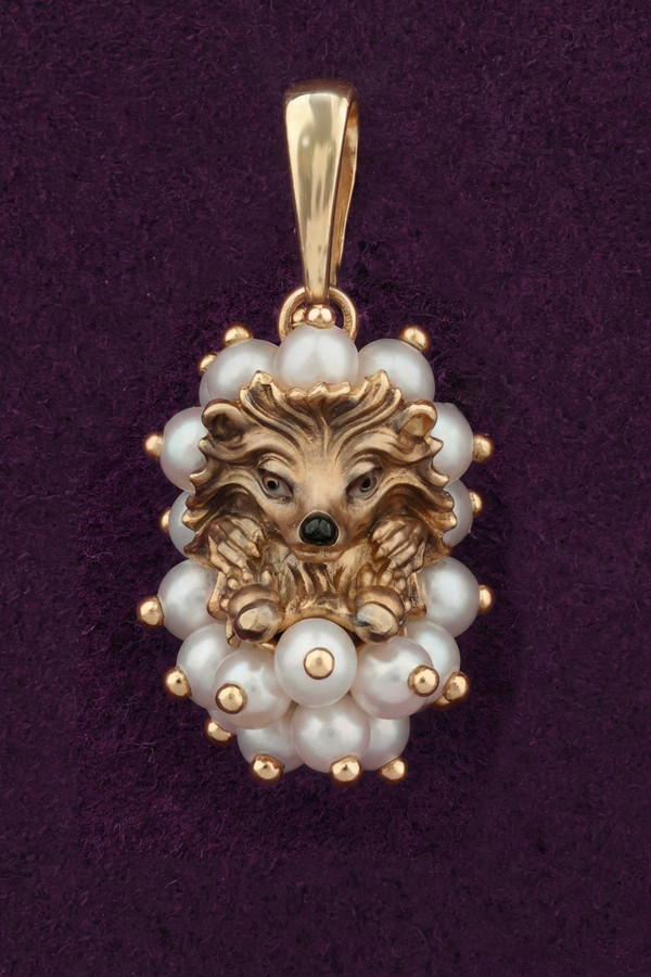 Подвеска из золота c эмалью и жемчугом