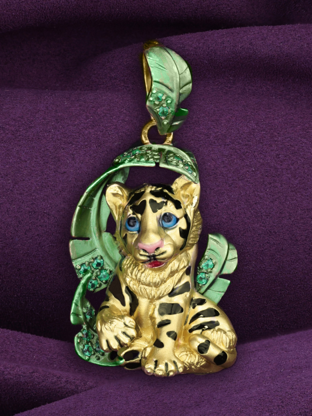 Подвеска из лимонного золота c эмалью и изумрудом