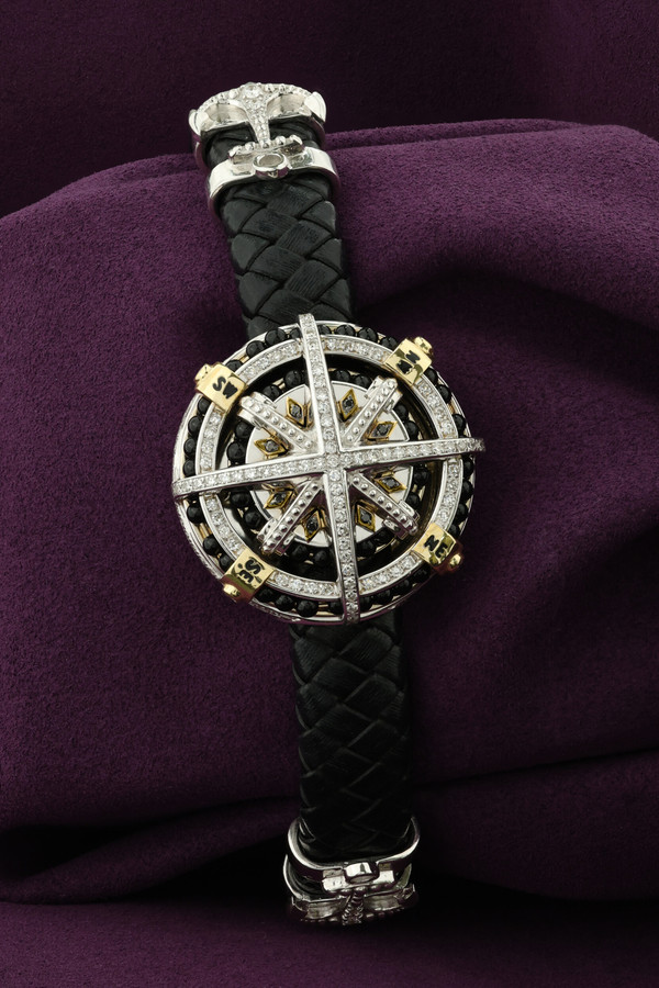 Браслет из белого золота c эмалью, бриллиантами, кожаным шнурком и ониксом