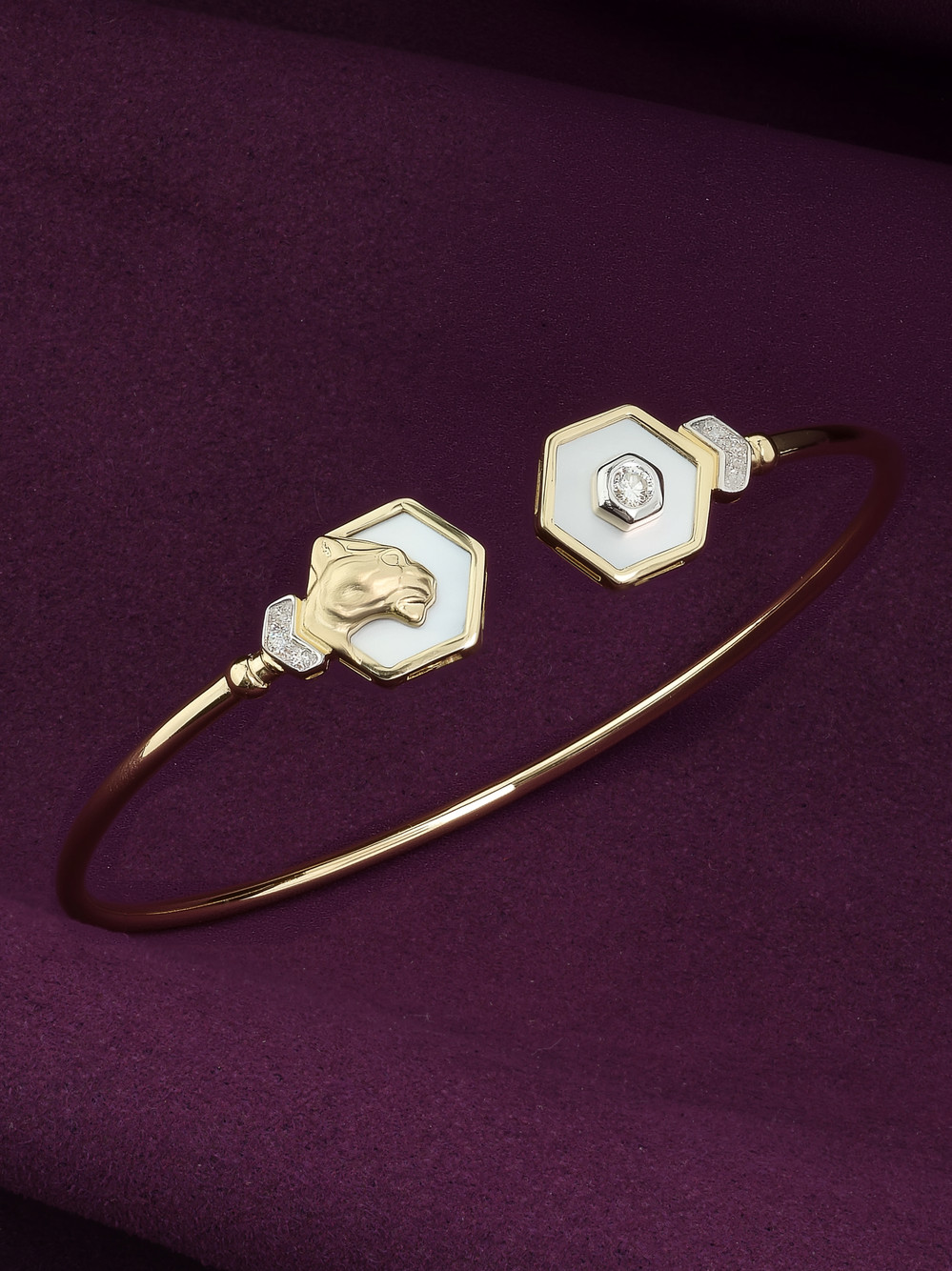 Браслет из лимонного золота c бриллиантами и перламутром