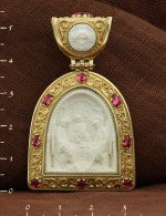 Образок из лимонного золота 585 пробы c эмалью, рубином и бивнем мамонта