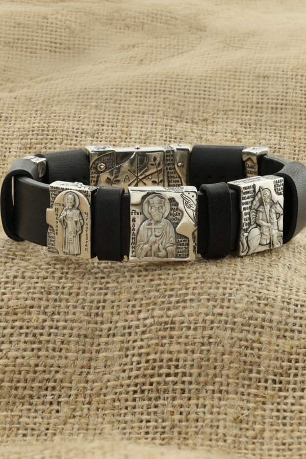 Браслет из серебра c кожаным шнурком