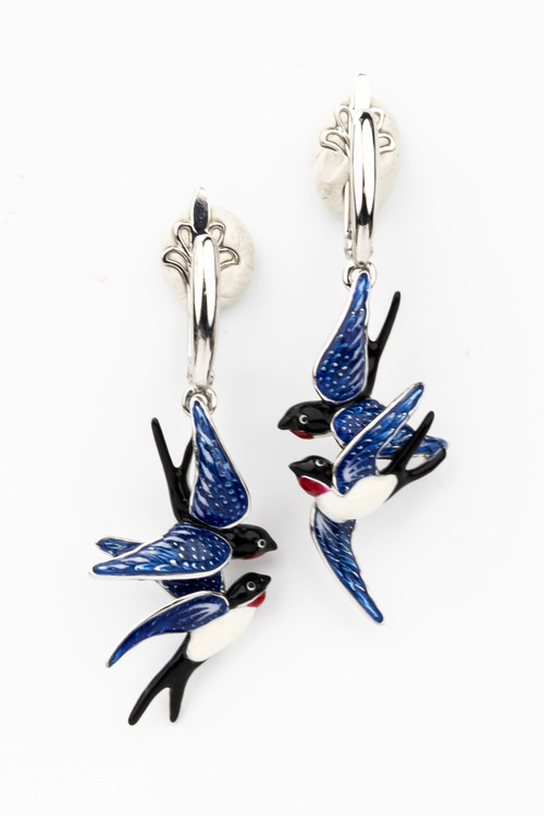 Серьги из белого золота c эмалью