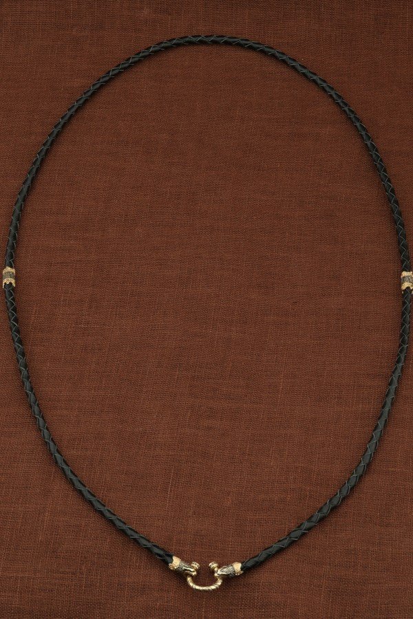 Гайтан из лимонного золота 585 пробы c кожаным шнурком