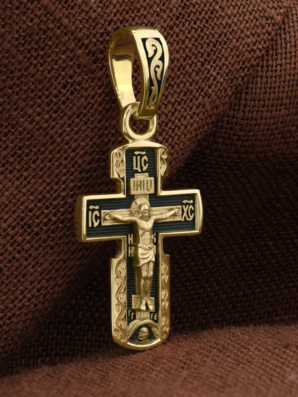 Крест из лимонного золота