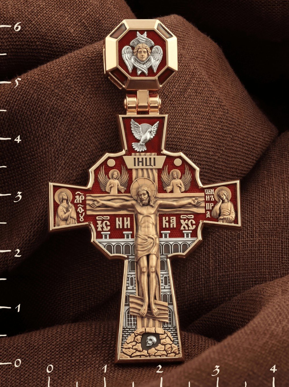 Крест из золота c эмалью