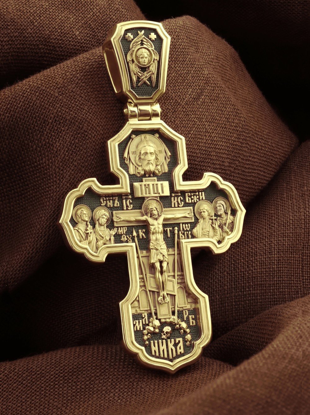 Крест из лимонного золота