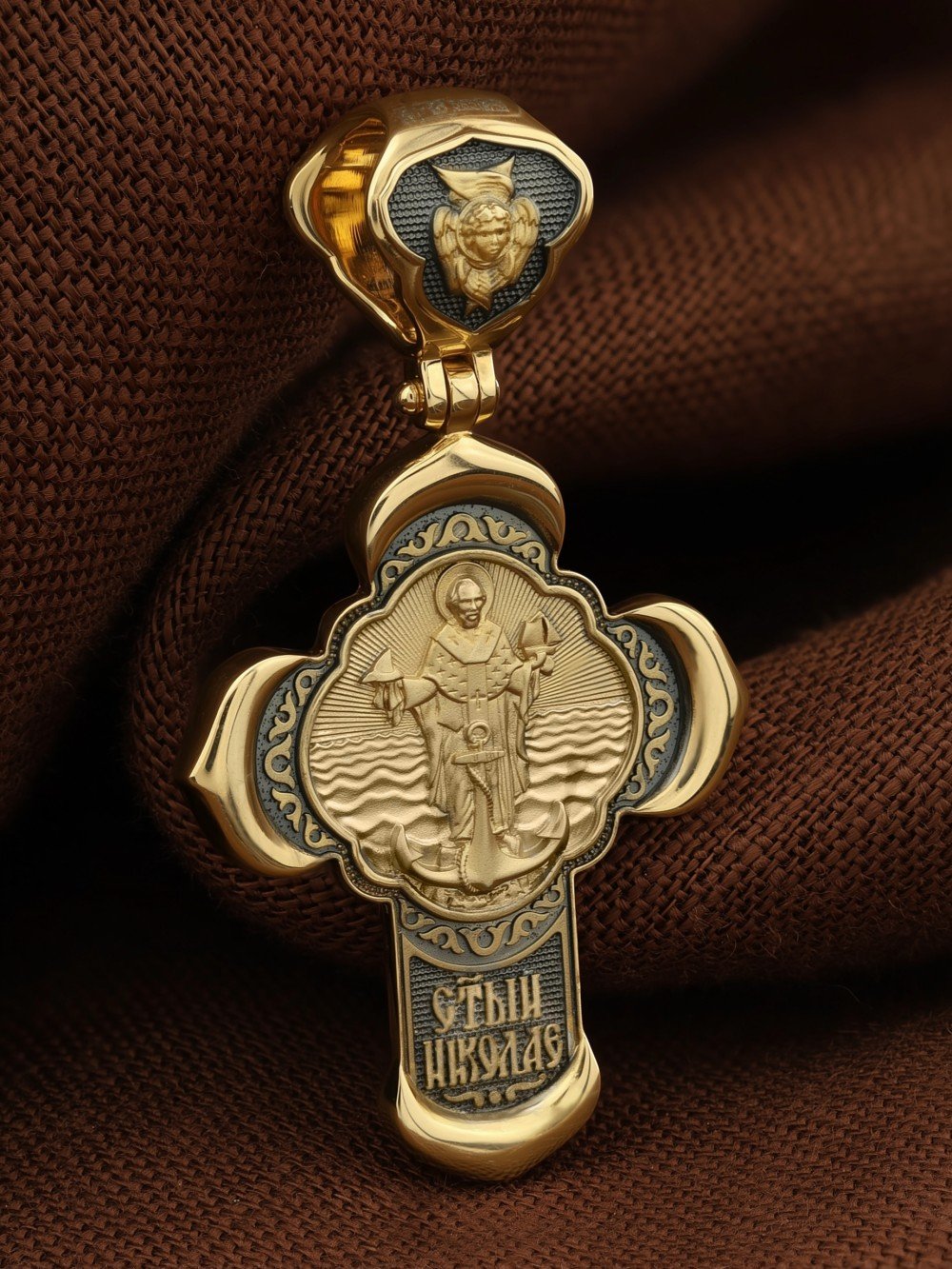 Крест из лимонного золота