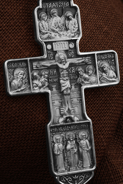 Крест из белого золота