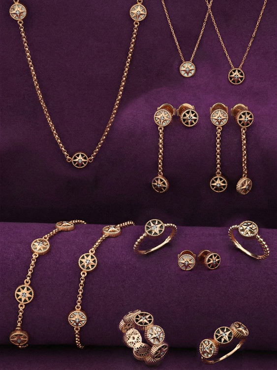 Кольцо из золота c бриллиантами, ониксом и перламутром