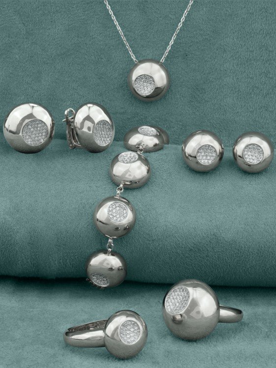 Кольцо из белого золота c бриллиантами