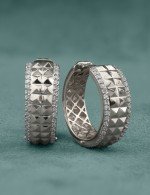 Серьги из белого золота 585 пробы c бриллиантами и рубином