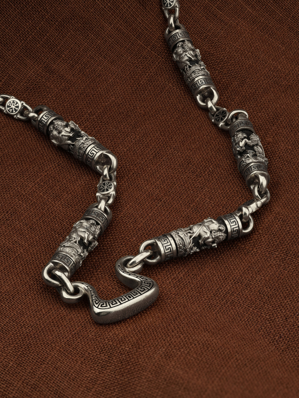 Цепь из белого золота c эмалью и эбеновым деревом