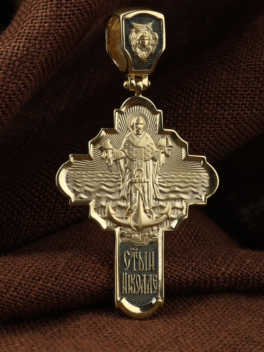 Крест из лимонного золота