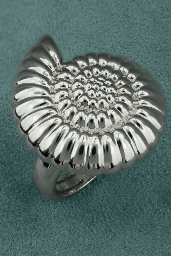 Кольцо из белого золота c рубином