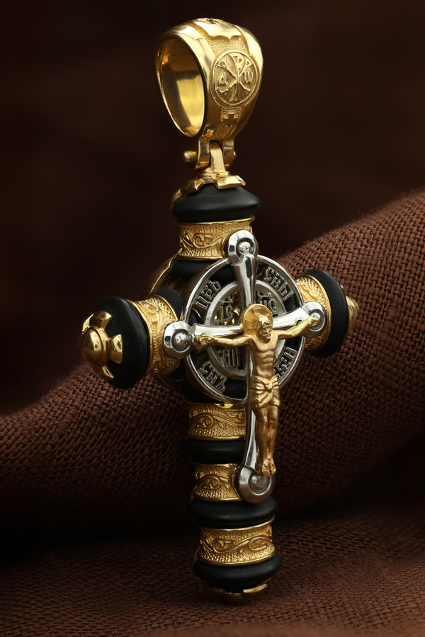 Крест из лимонного золота c ониксом