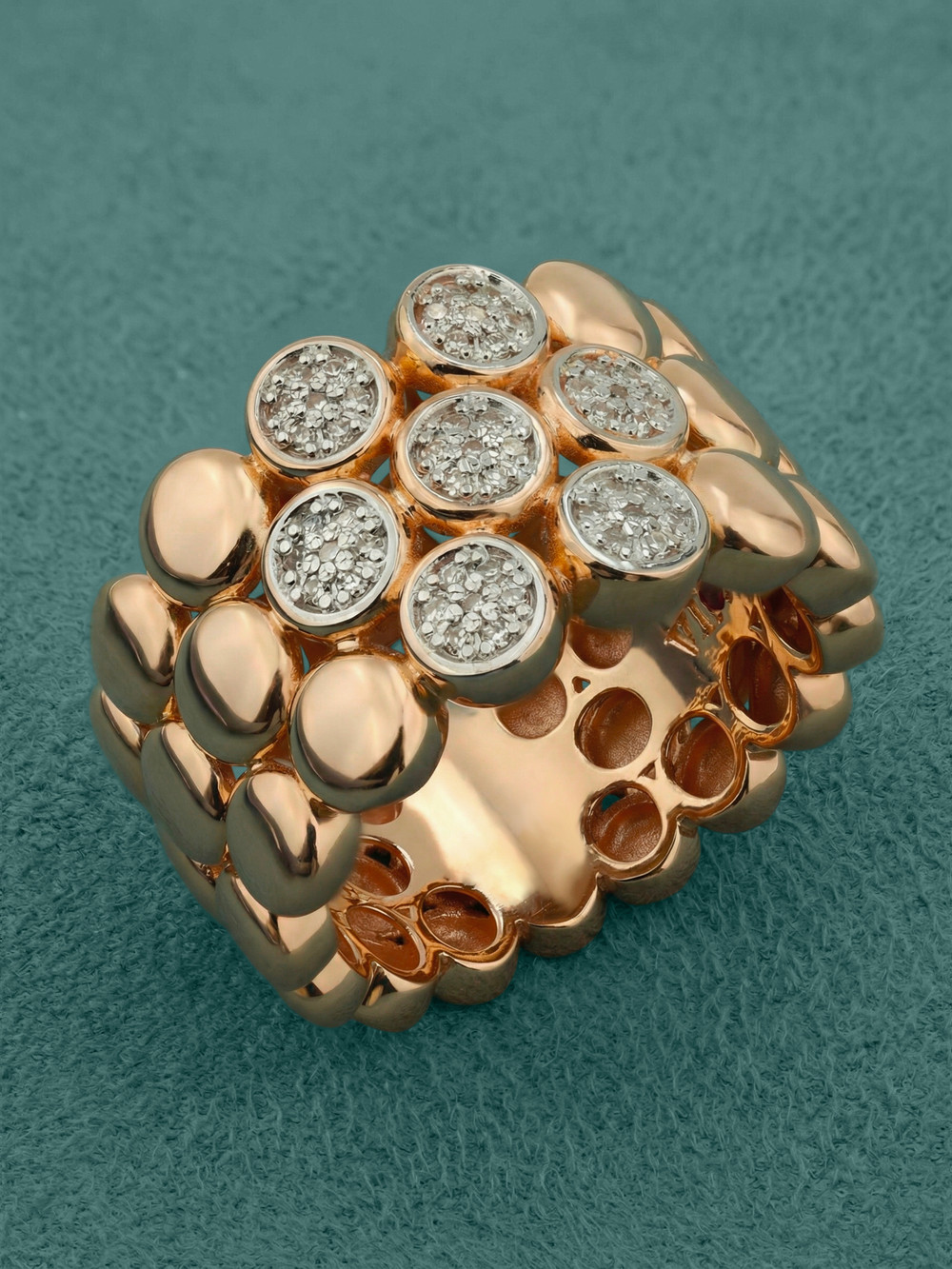 Кольцо из золота c бриллиантами и рубином