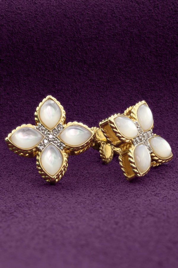 Серьги из лимонного золота c бриллиантами и перламутром
