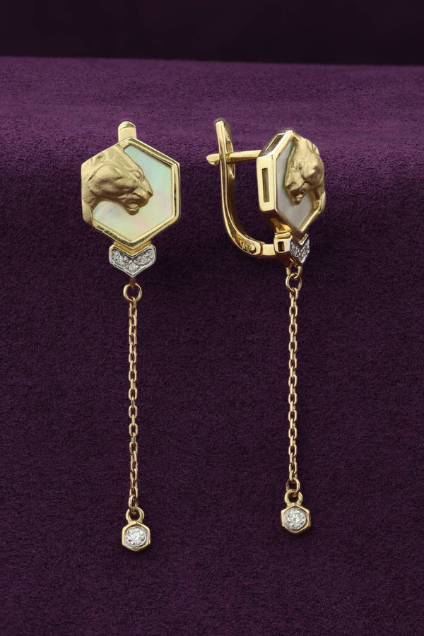 Серьги из лимонного золота c бриллиантами и перламутром