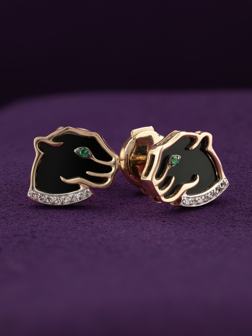 Серьги из золота c бриллиантами, изумрудом и ониксом