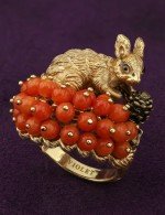 Кольцо из лимонного золота 585 пробы c эмалью и кораллом