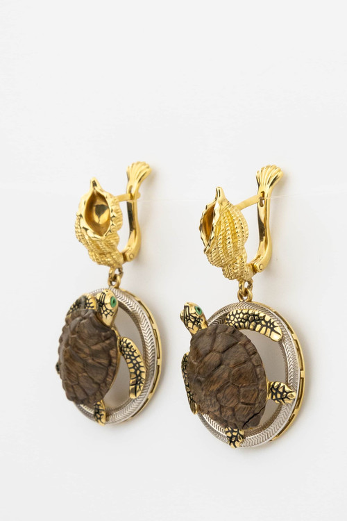 Серьги из лимонного золота c эмалью и железным деревом