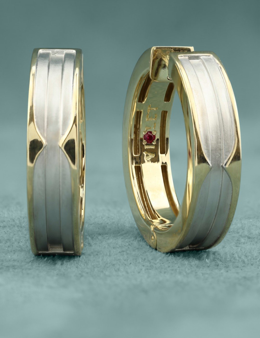 Серьги из лимонного золота c рубином