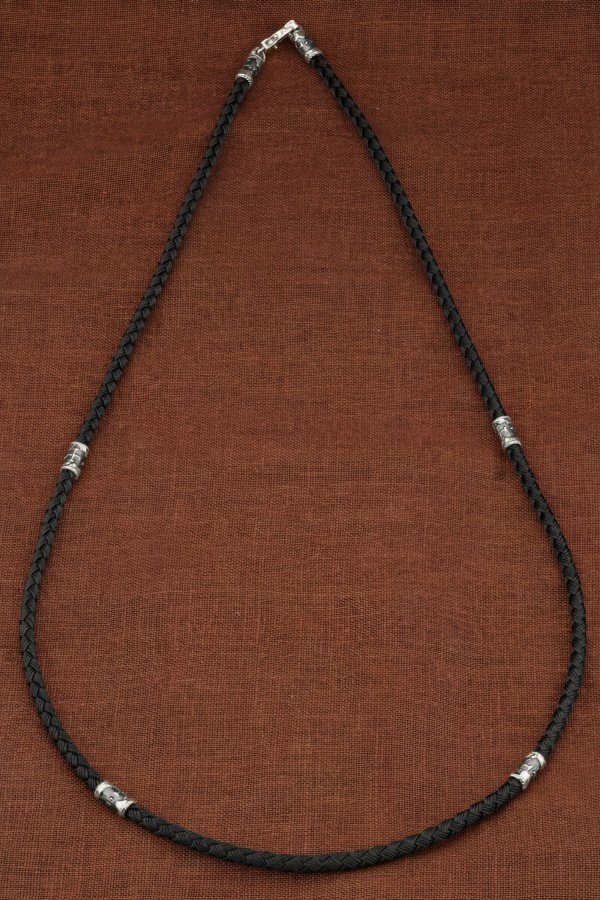 Шнурок шёлковый из белого золота 585 пробы c шёлковым шнурком