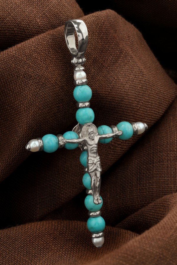 Крест из белого золота c жемчугом и бирюзой