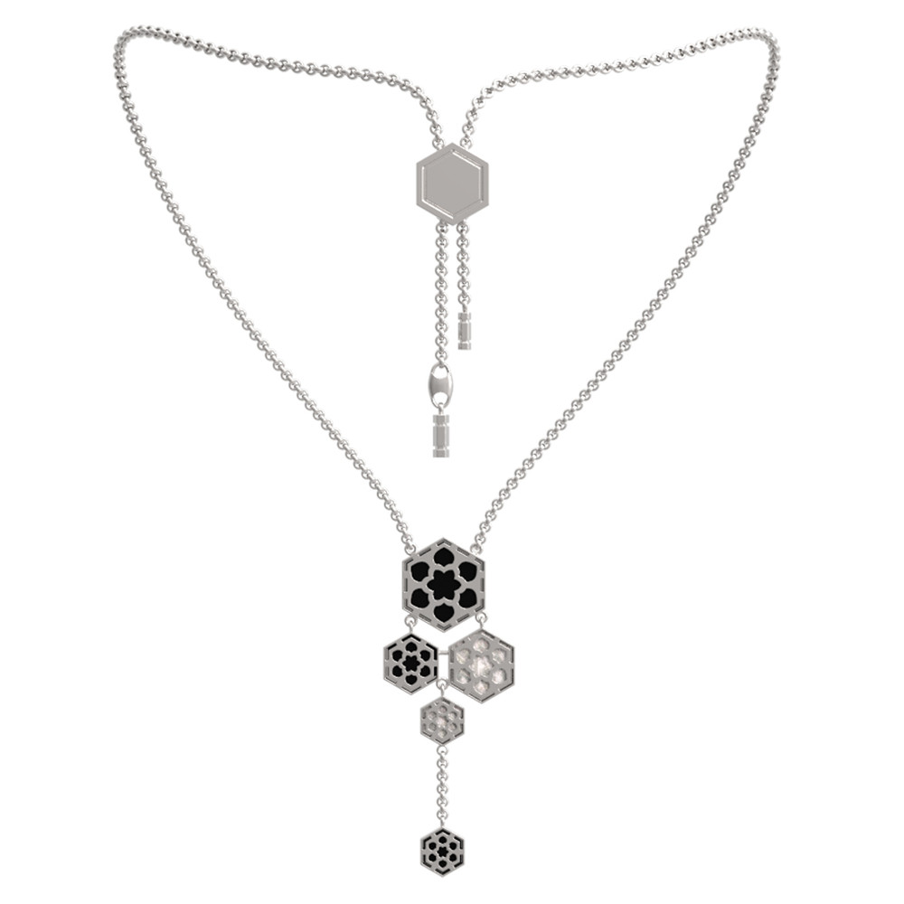 Колье из белого золота c ониксом и перламутром