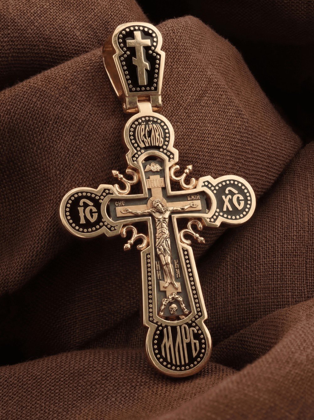 Крест из золота c эмалью