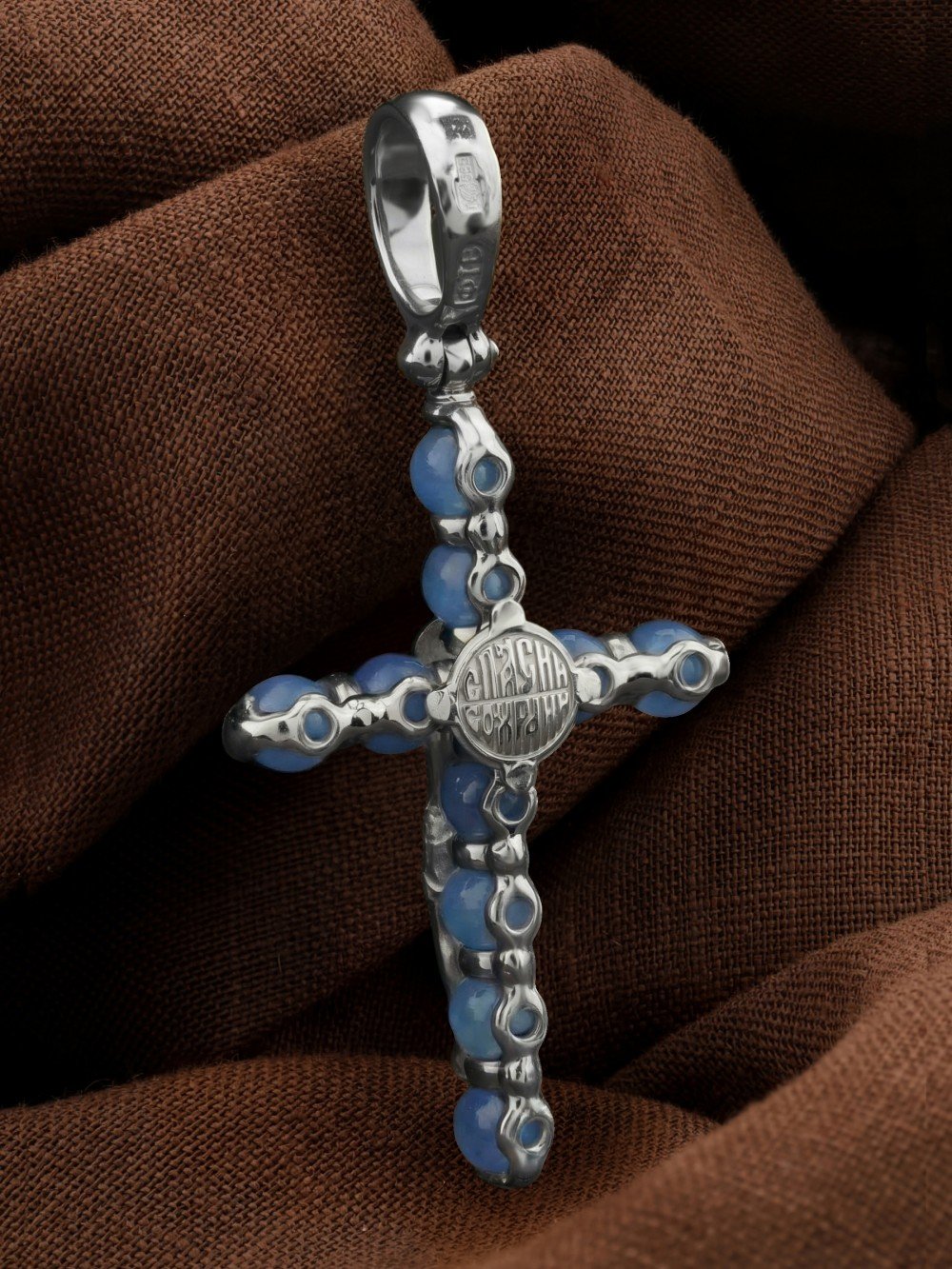 Крест из белого золота c жадеитом