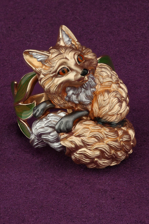 Кольцо из золота c эмалью