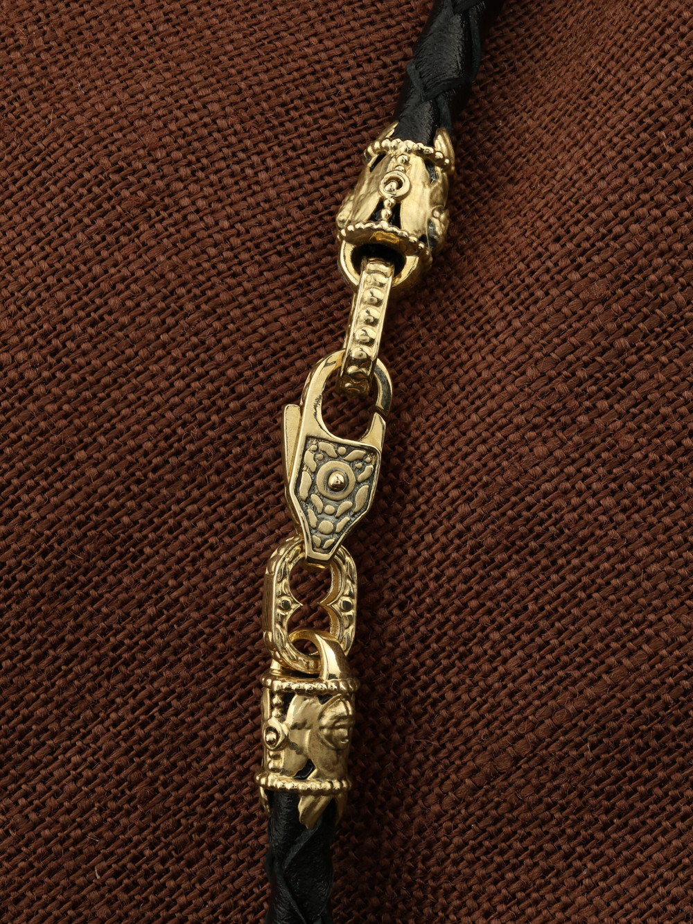 Гайтан из лимонного золота c кожаным шнурком