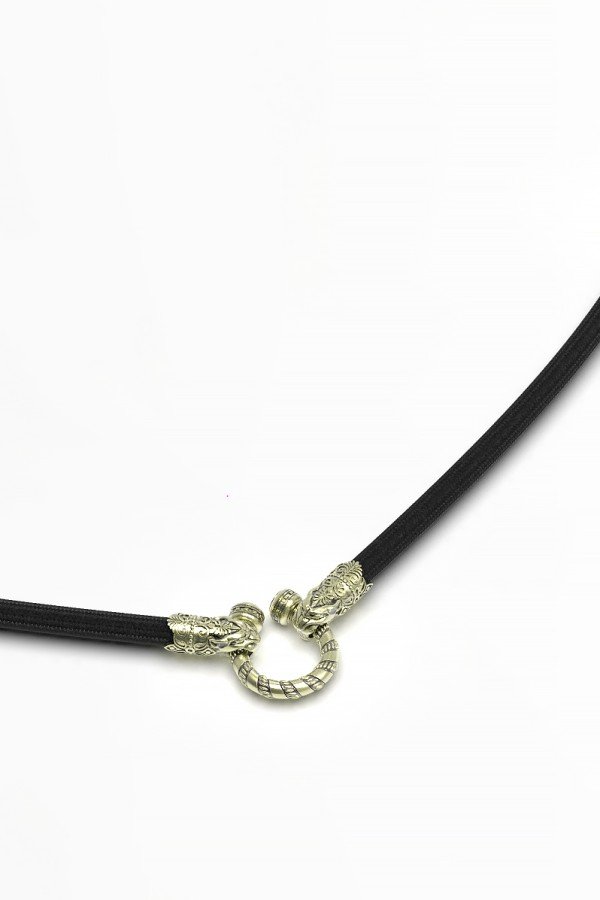 Шнурок шёлковый из зелёного золота c шёлковым шнурком